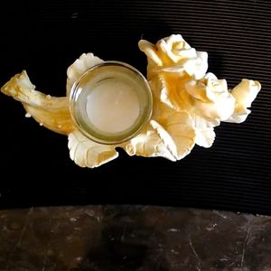 Casa Elite Beautiful roses with candle